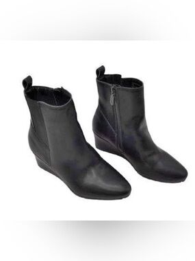 NWOB Blondo Vivika Waterproof Wedge Bootie Black Size 6M Leather Stretch Ankle